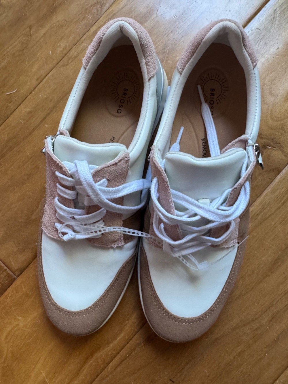 NWT Brioso Mimi Leather Zip Sneakers Sz 8,5 (no original box) - Picture 6 of 9